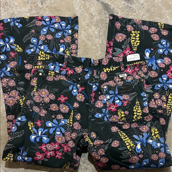 Wrangler Floral Patterned Wanderer High Rise Flare Jeans - Picture 8 of 11